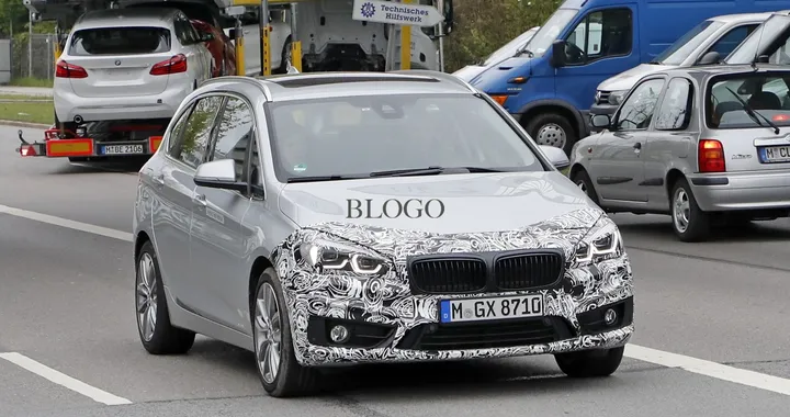 BMW Serie 2 Active Tourer: foto spia del facelift