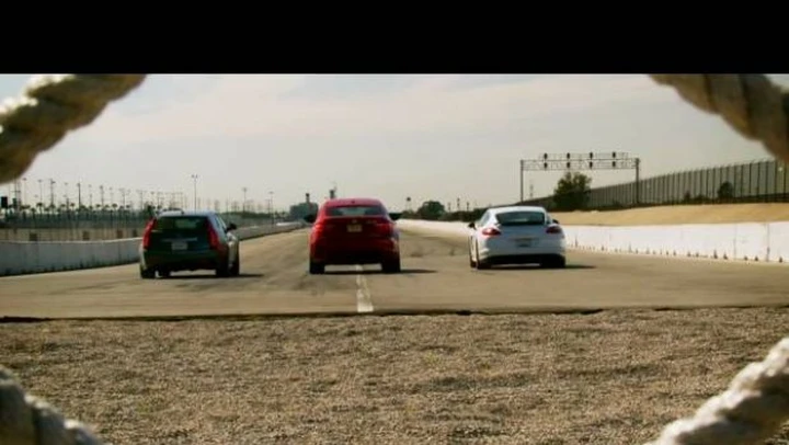 Video: drag-race fra BMW X6 M, Cadillac CTS-V Wagon e Porsche Panamera Turbo