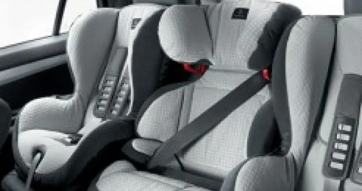 Indagine europea sui seggiolini per auto: il 40% dei bambini viaggia senza