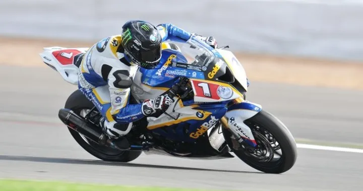 STK 1000, Silverstone: bandiera rossa, vince Barrier