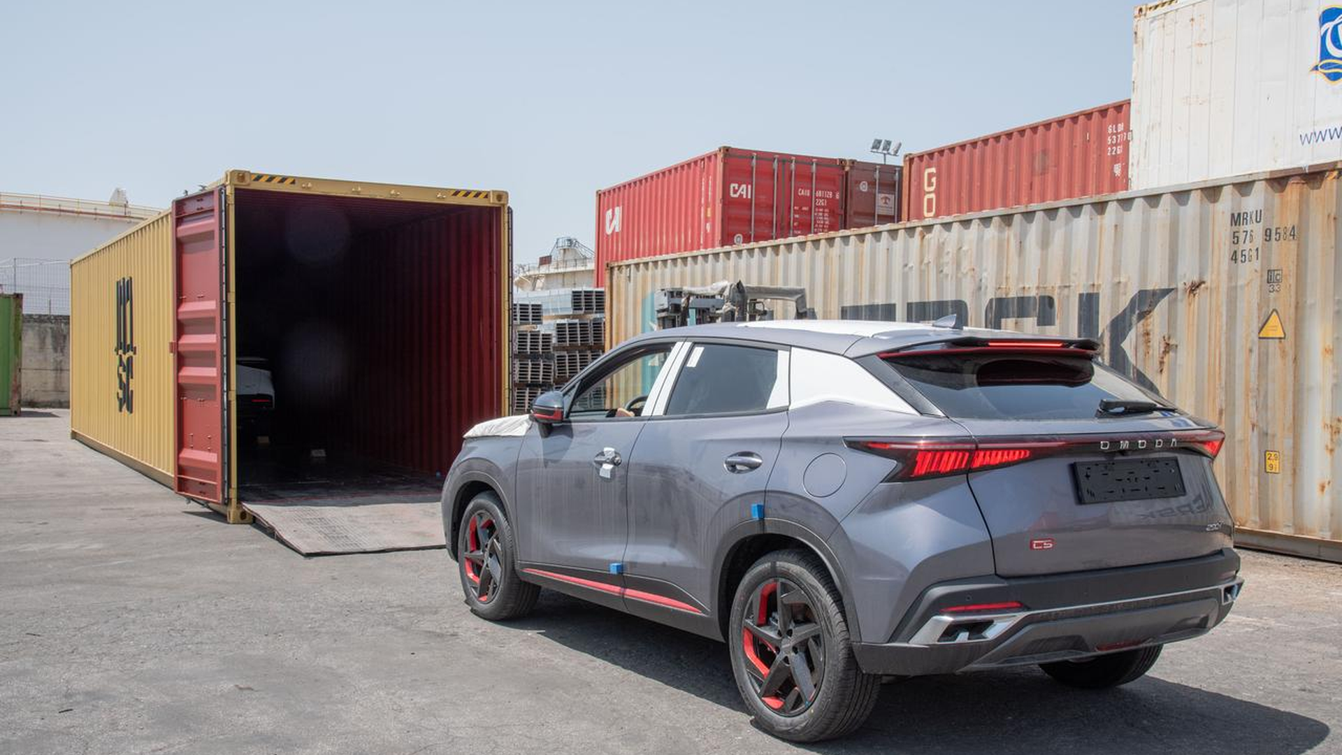 Omoda 5: i primi due esemplari del SUV arrivano in Italia [FOTO] - Autoblog