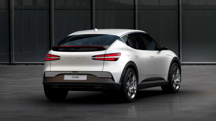Hyundai Genesis GV60 2023: basta uno sguardo per aprirla
