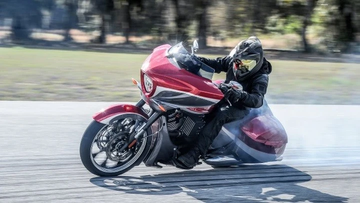 Drifting con le bagger Victory [Video]