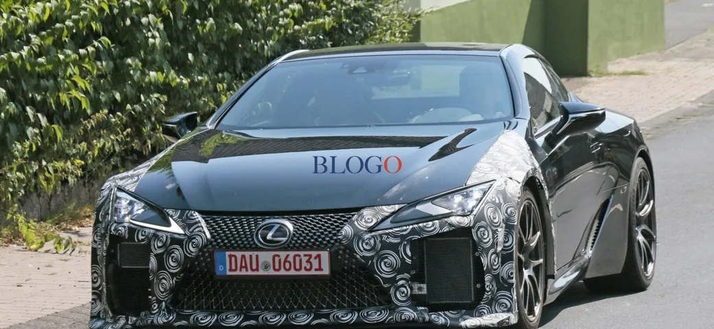 Lexus LC F: foto spia della versione sportiva