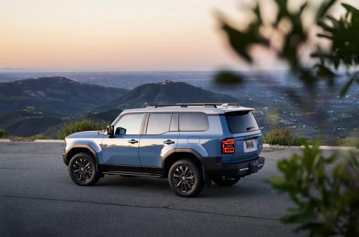 Toyota Land Cruiser, alcuni aggiornamenti: ci sono i sedili posteriori ventilati