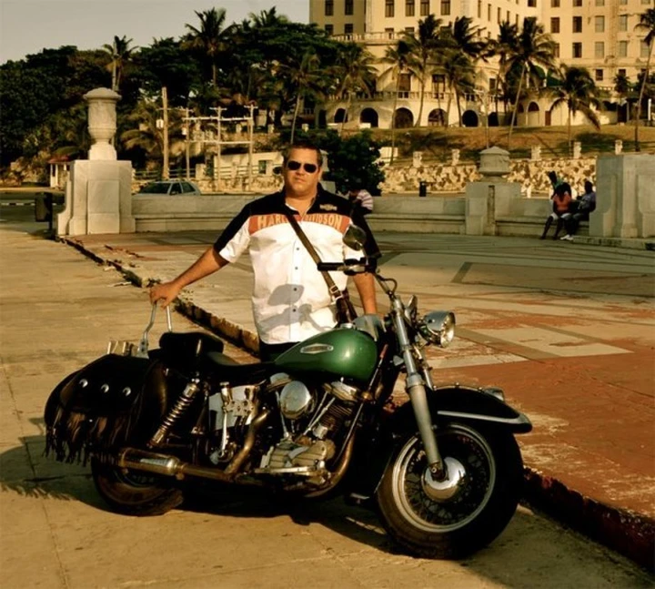 Il figlio di Che Guevara vende giri turistici di Cuba in moto