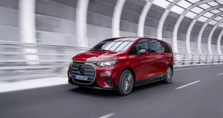 Mercedes VLE, aperti gli ordini in Italia: prezzi e autonomia della nuova elettrica
