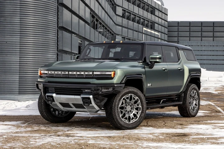 Hummer GMC EV: ha fino a 1000 CV e viaggia in diagonale