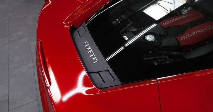 La sua Ferrari originale è troppo rumorosa: alle multe risponde in tribunale