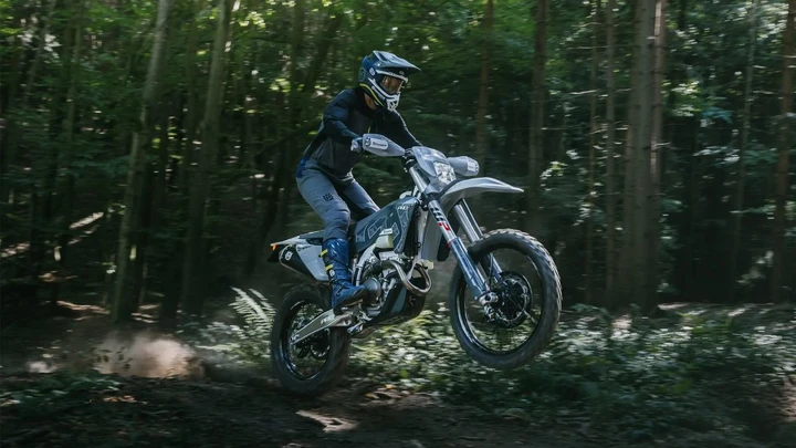 La nuova arma per l’enduro estremo? Si chiama Husqvarna FE 350 Pro