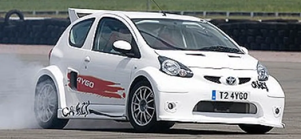 Autocar prova la Toyota Aygo Crazy