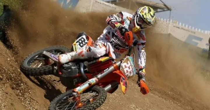 Mondiale Motocross 2012: trionfo di Cairoli a Loket, il siciliano vince il suo 50° GP.