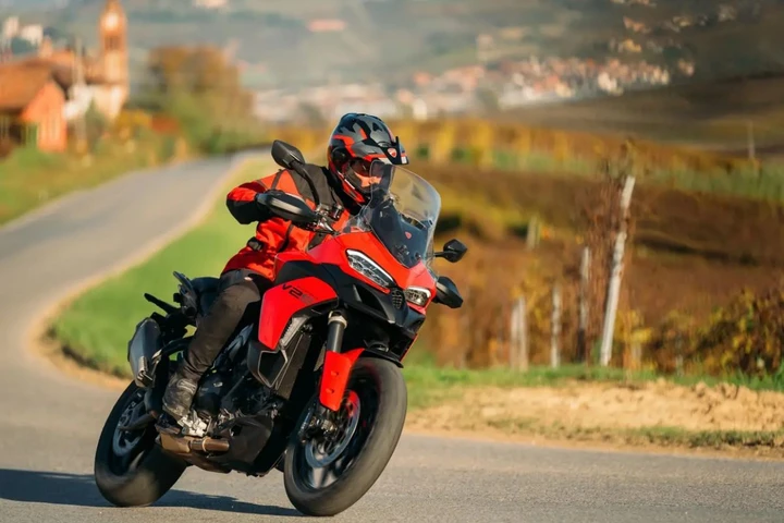 Ducati Multistrada V2 2025: novità, prezzi e tecnologia