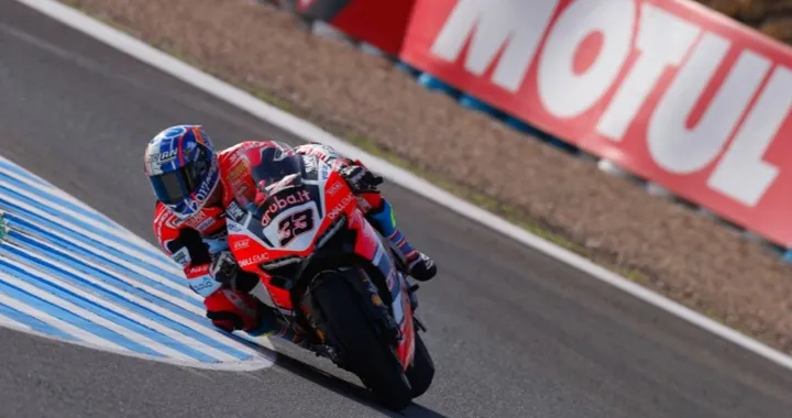 SBK Jerez 2017, gara 1: vince Rea, ma che beffa per Melandri!