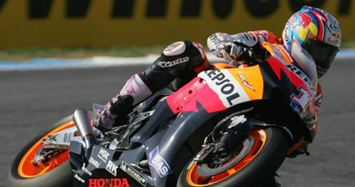 MotoGP: Hayden in pole