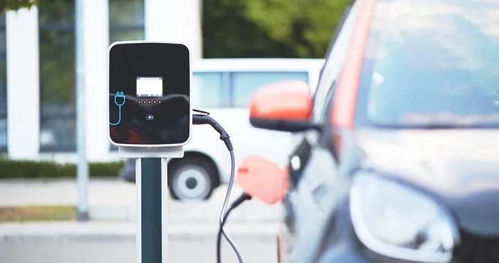 Toscana: il rapporto dell'Arpat boccia le auto elettriche