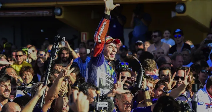 MotoGP Valencia 2015: Lorenzo vince ed è campione del mondo. Rossi 4°