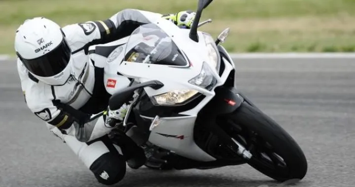 TEST Aprilia RS4 125