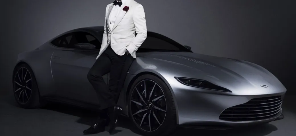 Aston Martin DB10: l'auto di James Bond all'asta
