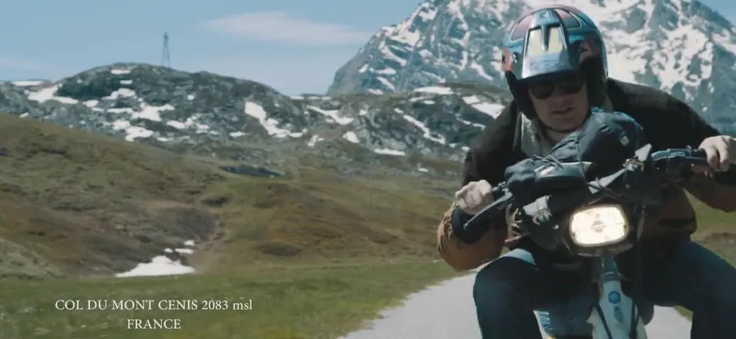 Viaggio sul Ciao sui colli più alti d'Europa [Video]