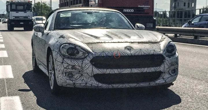 Abarth 124 Spider: le foto spia di un lettore