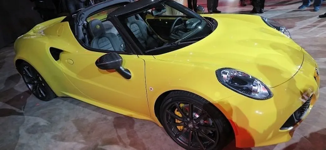 Il primo video dell'Alfa Romeo 4C Spider