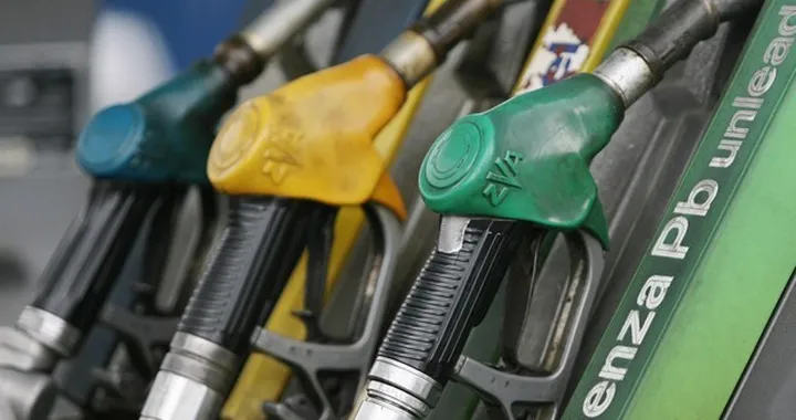 Caro benzina, quando arriva il taglio del prezzo?
