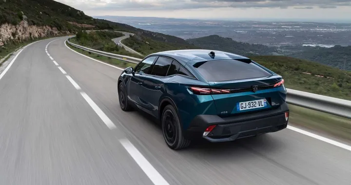 Peugeot 408: l’evoluzione del crossover