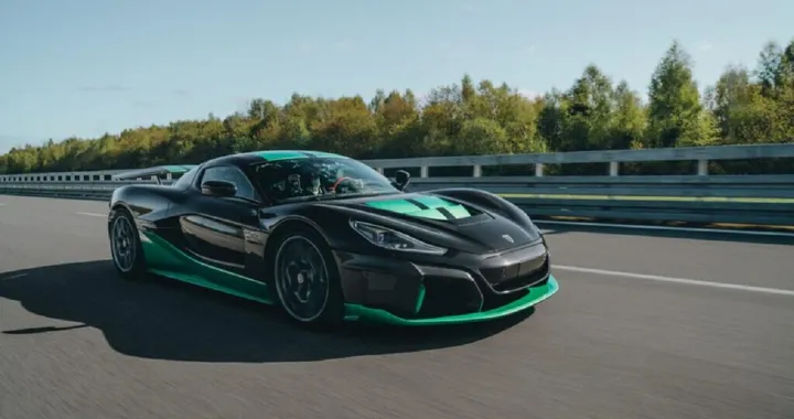 Rimac Nevera entra nel guinness dei primati: batte 23 record in un giorno