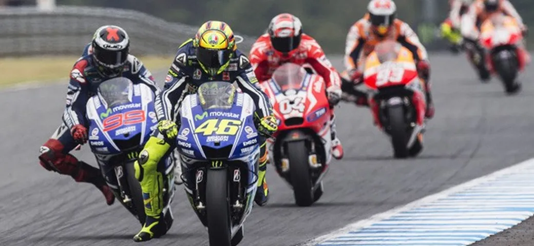 MotoGP: staccate violente a Sepang