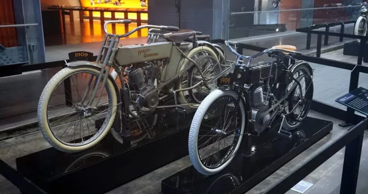 Harley-Davidson: una vecchia pagina di giornale cambia 117 anni di storia