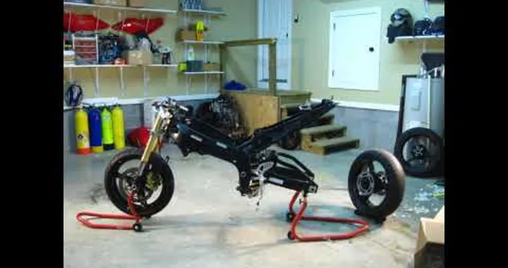 Self assembling Motorcycle!