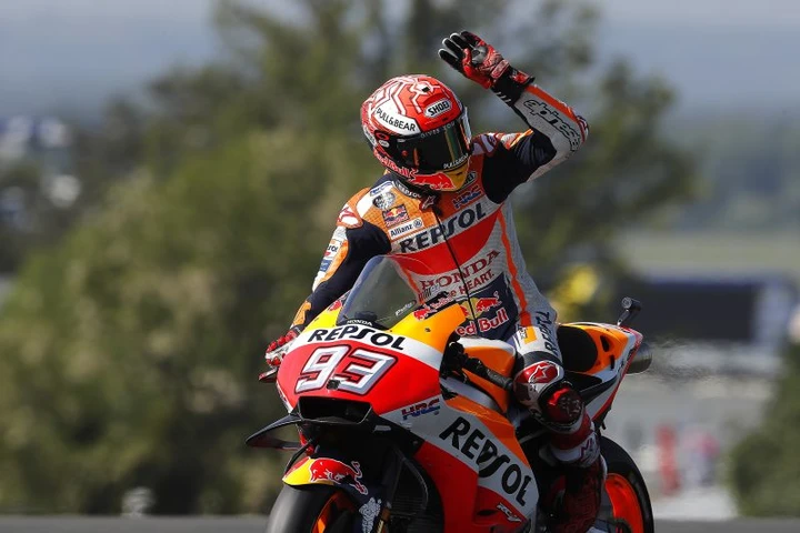 MotoGP, Le Mans: vince Marquez, podio italiano con Petrucci e Rossi