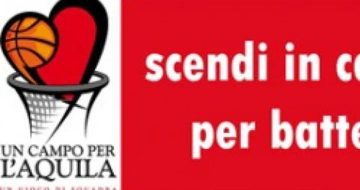 Il casco di Simoncelli e un cappellino di Rossi all'asta per L'Aquila