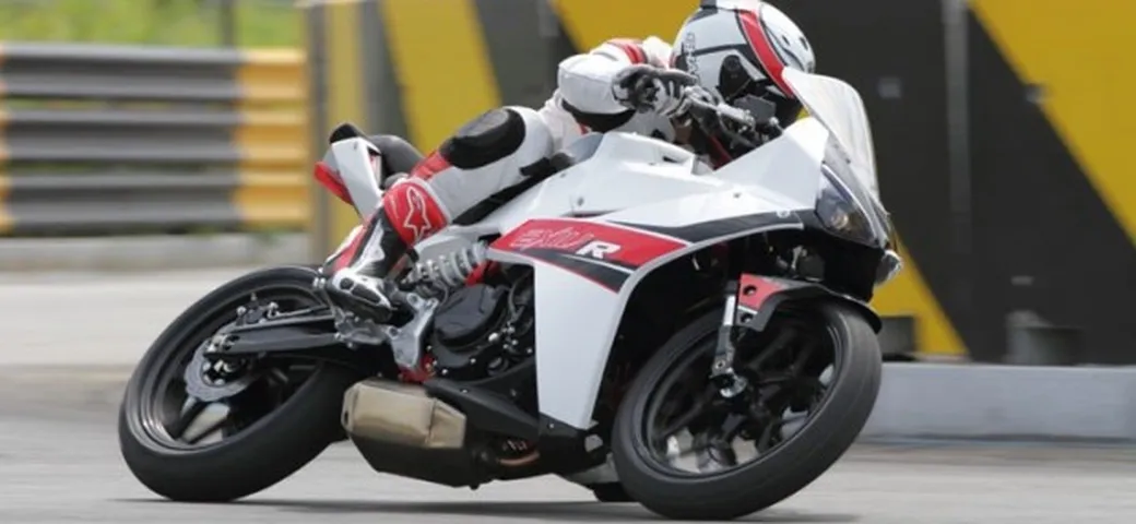 Hyosung conferma la sportiva GD250R per il 2015 [video]