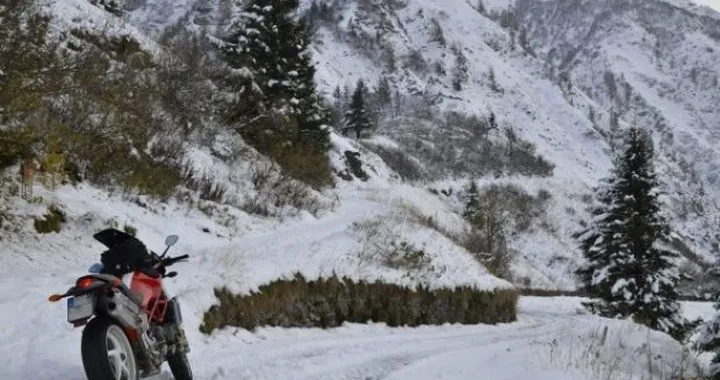 Foto del giorno: Ducati Monster sulla Neve