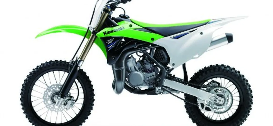 Nuova Kawasaki KX85, più performance e design moderno per la piccola del cross