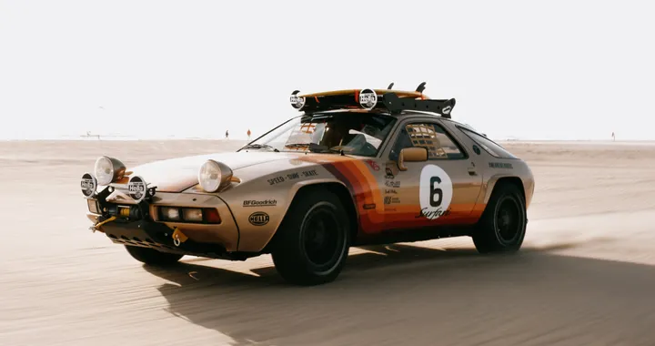 Porsche 928 "Surfari": il sogno realizzato da appassionati polacchi