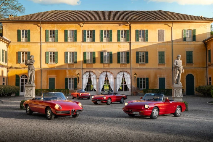 Alfa Romeo Spider Duetto: 60 anni di storia e passione