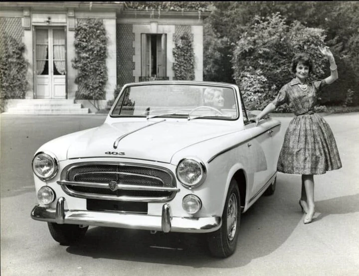 Peugeot 403, l'auto che ha segnato la svolta del Leone: la storia