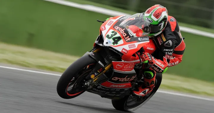 SBK Imola 2015: Davide Giugliano centra la Superpole su Sykes e Rea
