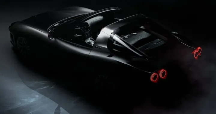 Veloce12 Aperta, il capolavoro a cielo aperto per i cent’anni di Touring Superleggera
