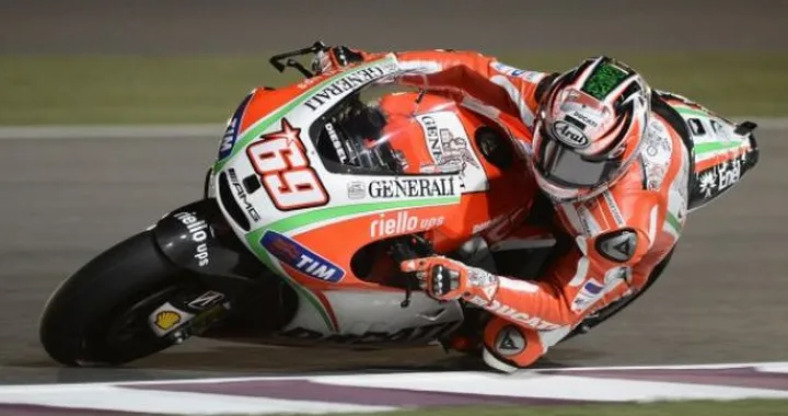 Hayden: "fastidiosa vibrazione". Rossi: "con la dura riesco a girare costante"