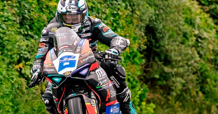 Michael Dunlop domina il TT 2026: Ducati Panigale V2 imprendibile