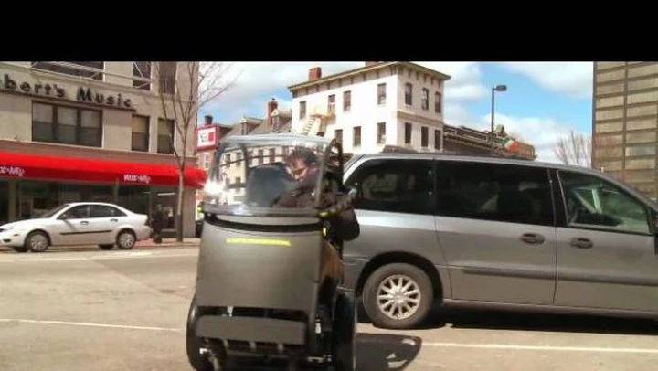 GM Segway P.U.M.A. elettrico, due ruote per due posti