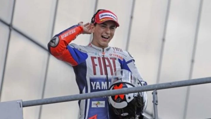 Le Mans rocambolesca: super Lorenzo. Rossi ko! Mondiale infuocato!