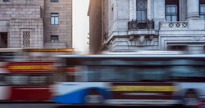 TomTom Traffic Index 2025: Londra e Dublino guidano la classifica delle città più congestionate