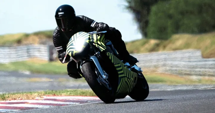 AMB 001 finalmente in pista [Video]