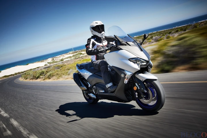 Yamaha T-Max MY 2017: prima prova