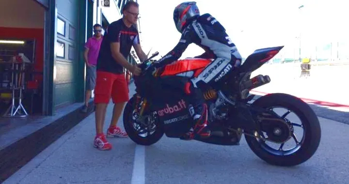 SBK, Melandri in pista: "Emozione incredibile!"